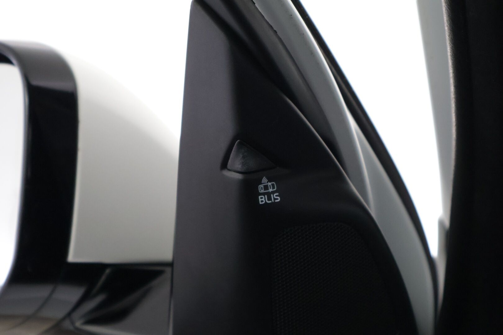 Volvo V60 2017 D3 Business aut. Facelift / Webasto / Koukku / Digimittari / Vakkari / Sporttinahat / P-tutka / Bluetooth / Kaistavahti - *2x aluvanteet / Huippusiisti / Aktiiviset valot / Huoltokirja*