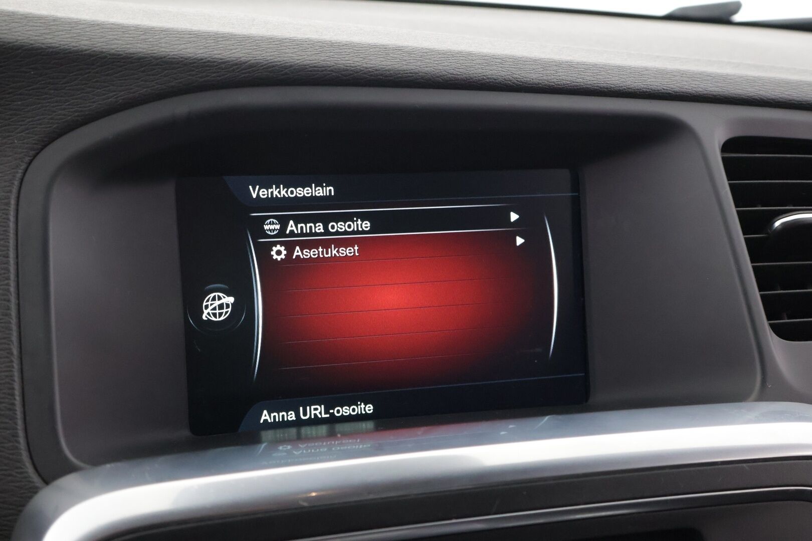 Volvo V60 2017 D3 Business aut. Facelift / Webasto / Koukku / Digimittari / Vakkari / Sporttinahat / P-tutka / Bluetooth / Kaistavahti - *2x aluvanteet / Huippusiisti / Aktiiviset valot / Huoltokirja*