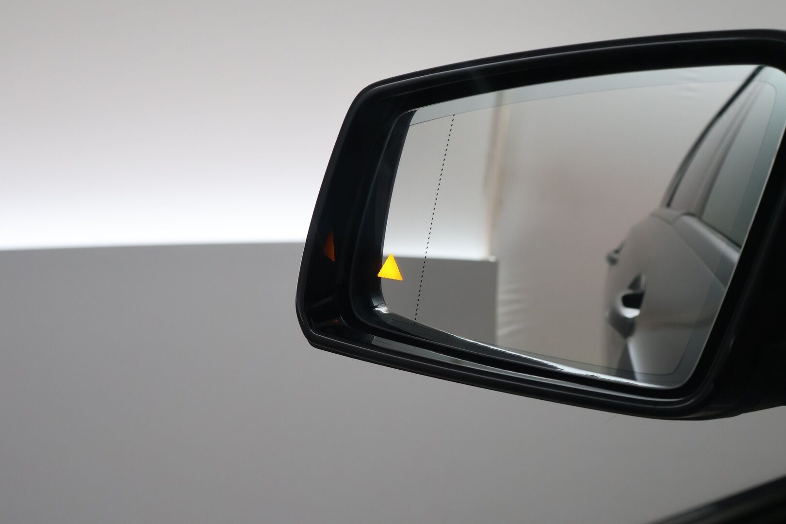 Mercedes-Benz CLA 2016 220 CDI A AMG Orange Art Edition / Adapt.vak / Webasto / ILS / P-kamera - BLIS / Kahdet renkaat aluvanteilla / Tarkka huoltohistoria! - HULLUT AVAJAISHULINAT KORKOTARJOUS 3,29 %