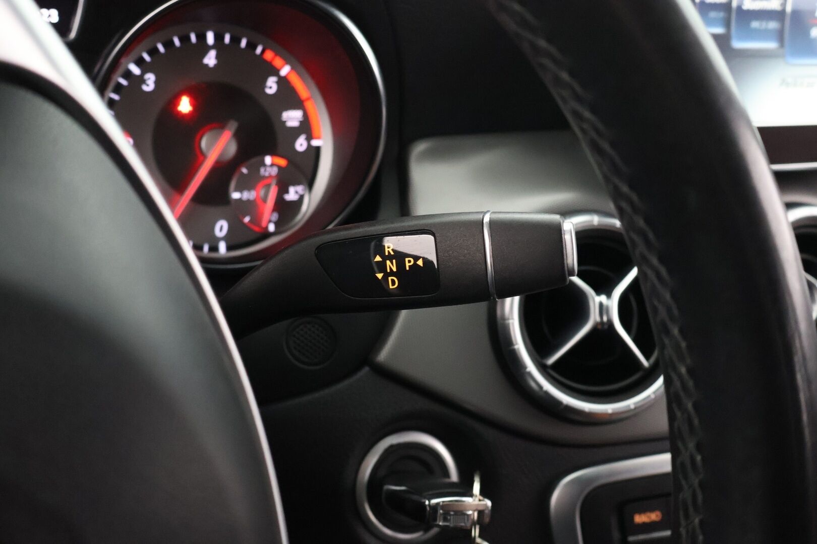 Mercedes-Benz CLA 2016 220 CDI A AMG Orange Art Edition - BLIS | Adapt.vak | Webasto | ILS | P-kamera