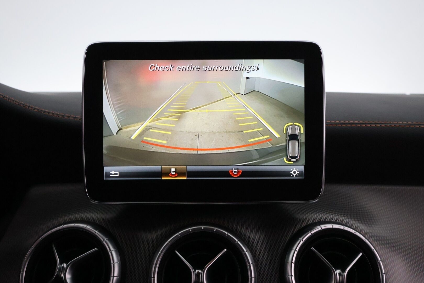 Mercedes-Benz CLA 2016 220 CDI A AMG Orange Art Edition / Adapt.vak / Webasto / ILS / P-kamera - BLIS / Kahdet renkaat aluvanteilla / Tarkka huoltohistoria! - HULLUT AVAJAISHULINAT KORKOTARJOUS 3,29 %