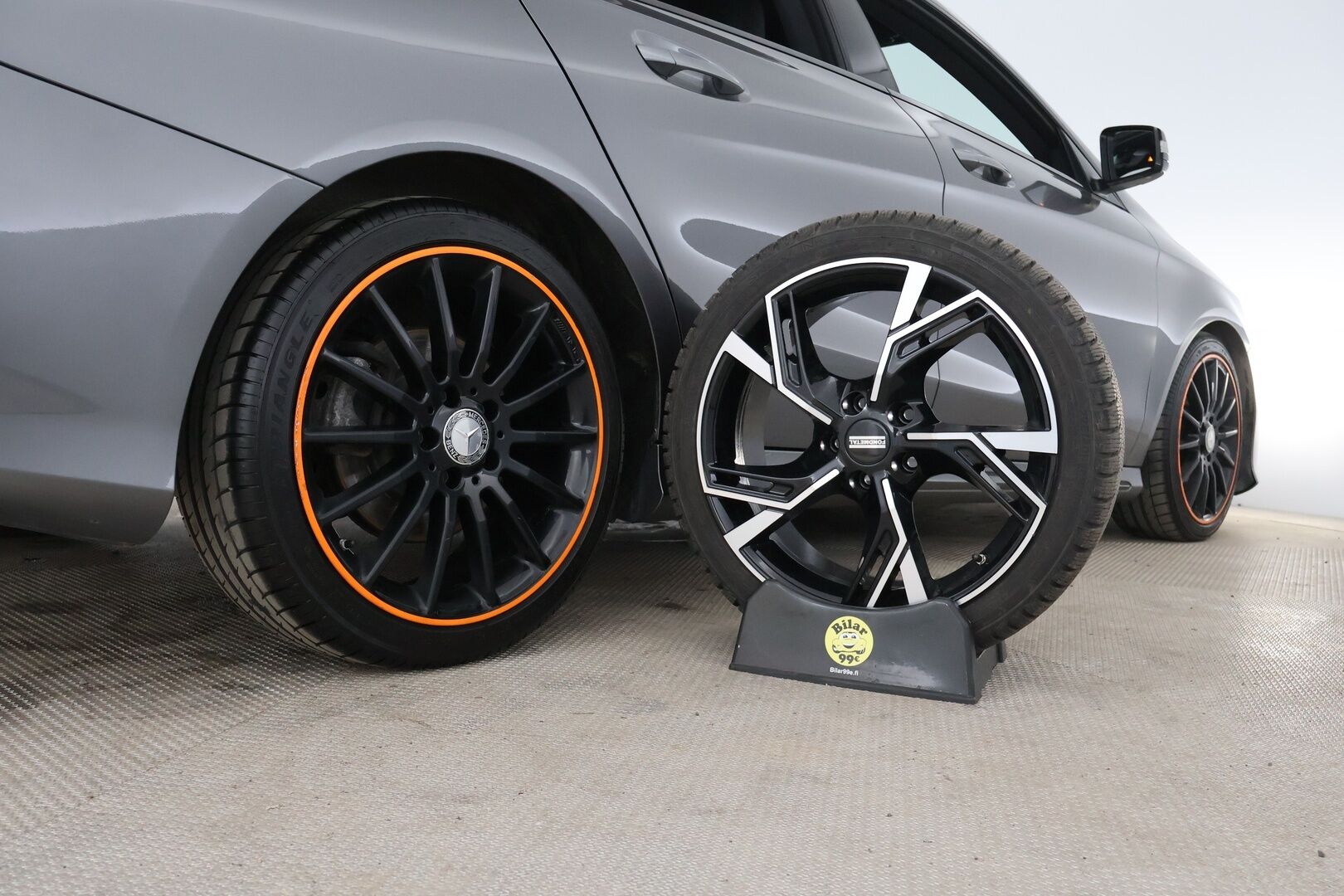 Mercedes-Benz CLA 2016 220 CDI A AMG Orange Art Edition / Adapt.vak / Webasto / ILS / P-kamera - BLIS / Kahdet renkaat aluvanteilla / Tarkka huoltohistoria! - HULLUT AVAJAISHULINAT KORKOTARJOUS 3,29 %