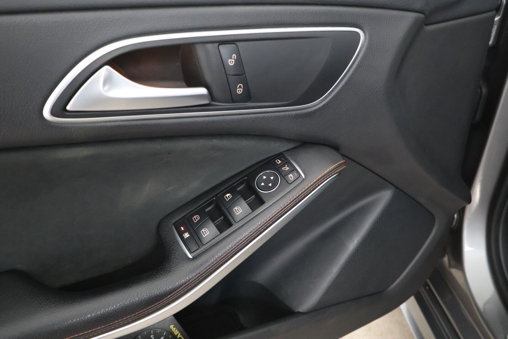Mercedes-Benz CLA 2016 220 CDI A AMG Orange Art Edition - BLIS | Adapt.vak | Webasto | ILS | P-kamera