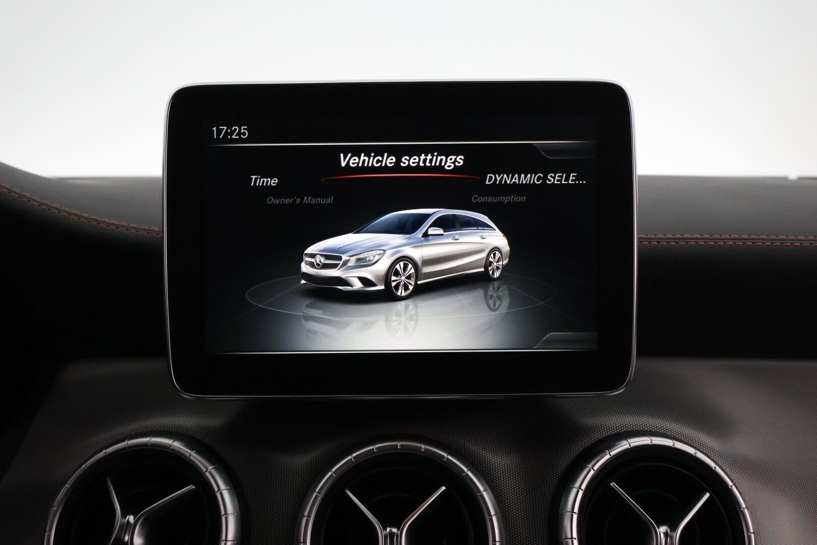 Mercedes-Benz CLA 2016 220 CDI A AMG Orange Art Edition / Adapt.vak / Webasto / ILS / P-kamera - BLIS / Kahdet renkaat aluvanteilla / Tarkka huoltohistoria! - HULLUT AVAJAISHULINAT KORKOTARJOUS 3,29 %