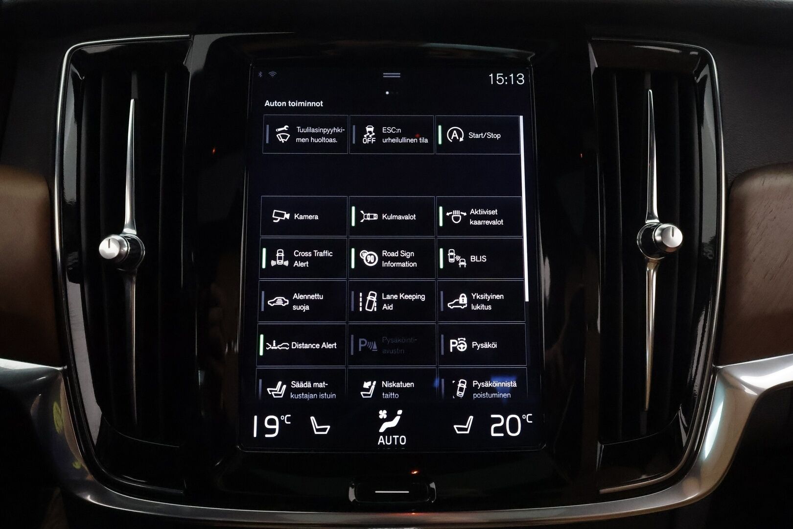 Volvo S90 2017 D5 AWD Inscription **HUD / 360° Kamera / Lasikattoluukku / Adapt.Vakkari / Sporttinahat Muistilla / Webasto / Full-LED** - Bowers&Wilkins / Navi / Kaistavahti / Digimittaristo / 4-Alueinen AC / Vaalean-Ruskea Nahkaverhoilu KeylessGO / 2x Renkaat