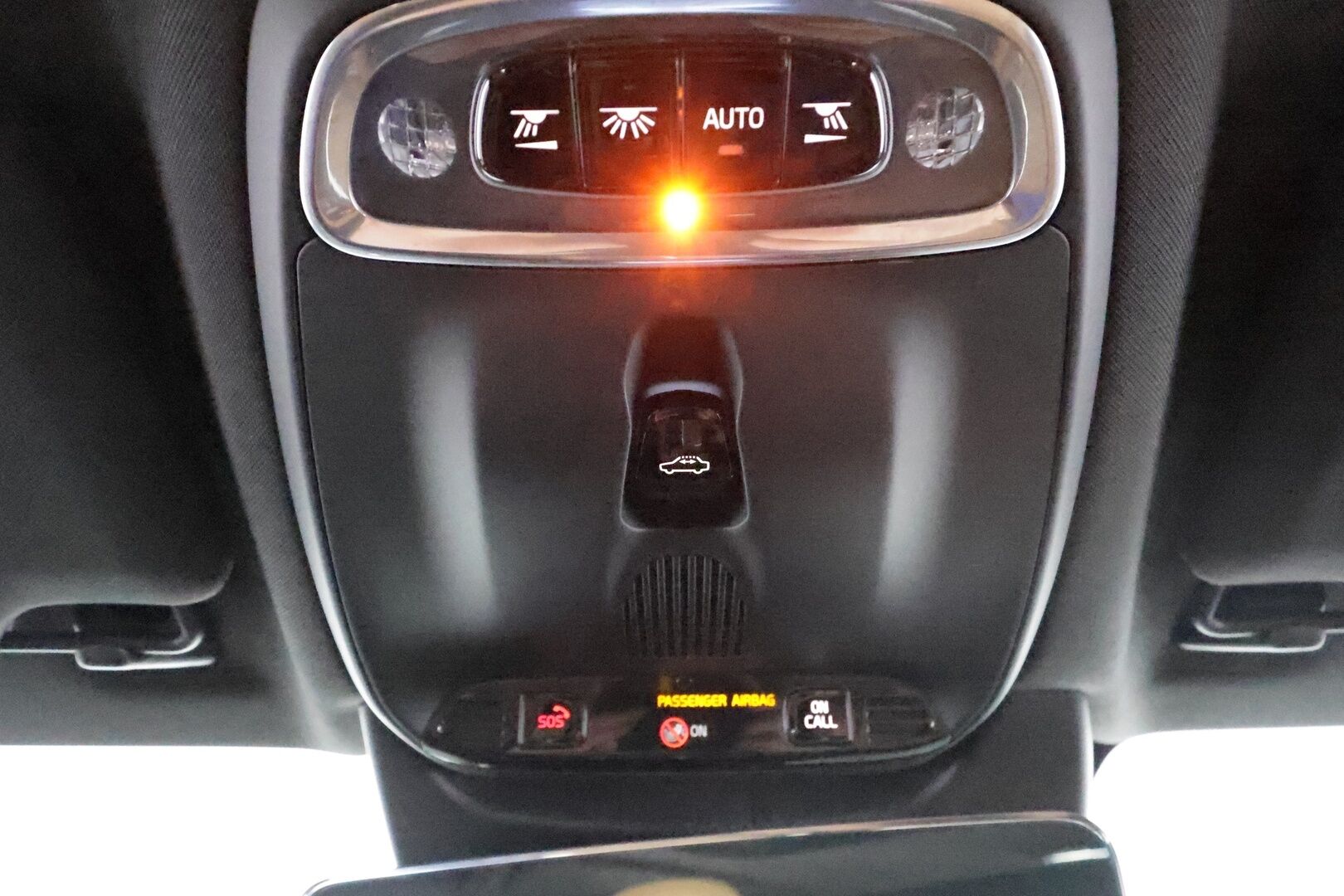 Volvo S90 2017 D5 AWD Inscription **HUD / 360° Kamera / Lasikattoluukku / Adapt.Vakkari / Sporttinahat Muistilla / Webasto / Full-LED** - Bowers&Wilkins / Navi / Kaistavahti / Digimittaristo / 4-Alueinen AC / Vaalean-Ruskea Nahkaverhoilu KeylessGO / 2x Renkaat