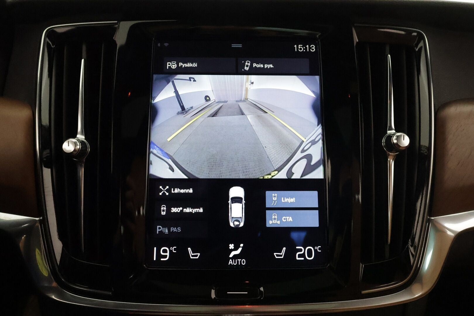 Volvo S90 2017 D5 AWD Inscription **HUD / 360° Kamera / Lasikattoluukku / Adapt.Vakkari / Sporttinahat Muistilla / Webasto / Full-LED** - Bowers&Wilkins / Navi / Kaistavahti / Digimittaristo / 4-Alueinen AC / Vaalean-Ruskea Nahkaverhoilu KeylessGO / 2x Renkaat