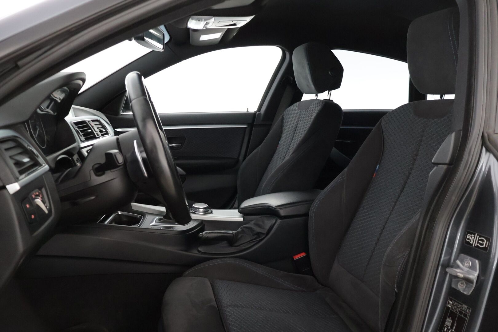 BMW 428 2015 F36 Gran coupe A Business M-Sport * Proffa Navi / Hifit / Valo paketti / Sport Vaihteisto / Sähkökontti * - * Todella hyvällä huoltohistorialla, viimeisin huolto 191tkm kohdalla / Lohkolämmitin * - HULLUT BLACKWEEK JATKOT - KORKOTARJOUS 2,49%