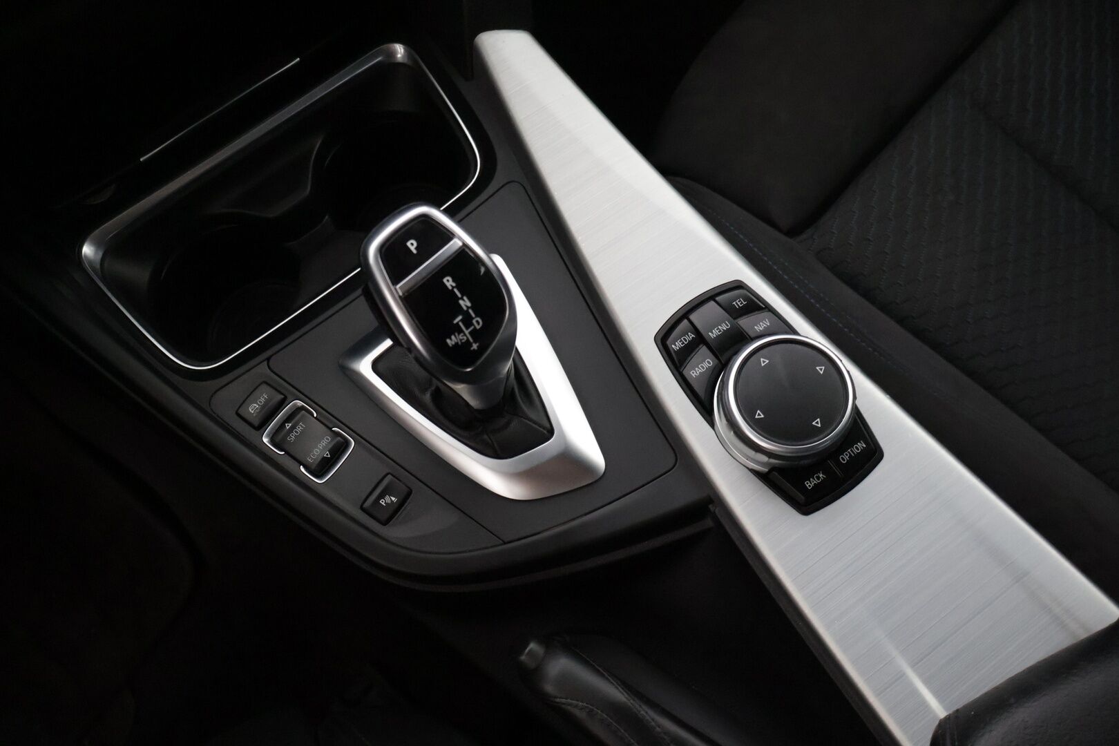 BMW 428 2015 F36 Gran coupe A Business M-Sport * Proffa Navi / Hifit / Valo paketti / Sport Vaihteisto / Sähkökontti * - * Todella hyvällä huoltohistorialla, viimeisin huolto 191tkm kohdalla / Lohkolämmitin *