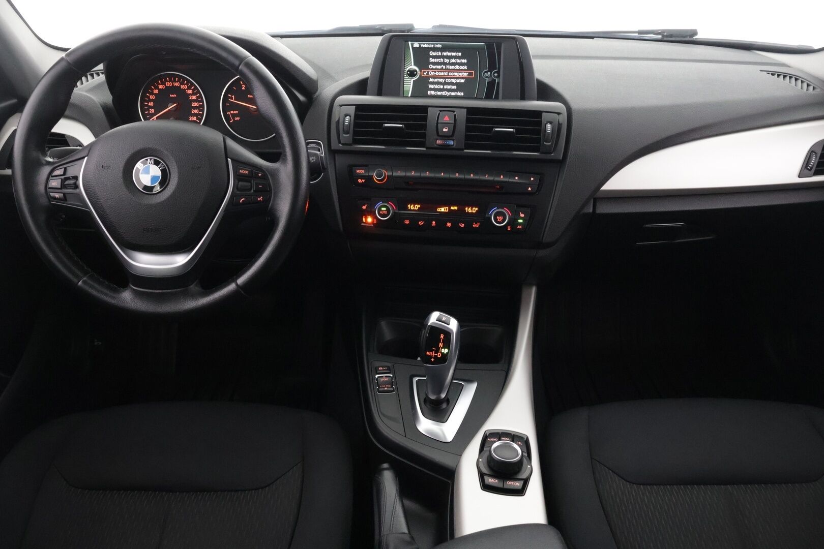 BMW 116 2014 F20 Hatchback 116d TwinPower Turbo A Business * Lohko / Vakkari / Keyless Go / Tutkat / Bluetooth * - *Suomi-auto / Kahdet renkaat vanteineen / Pienet kustannukset*