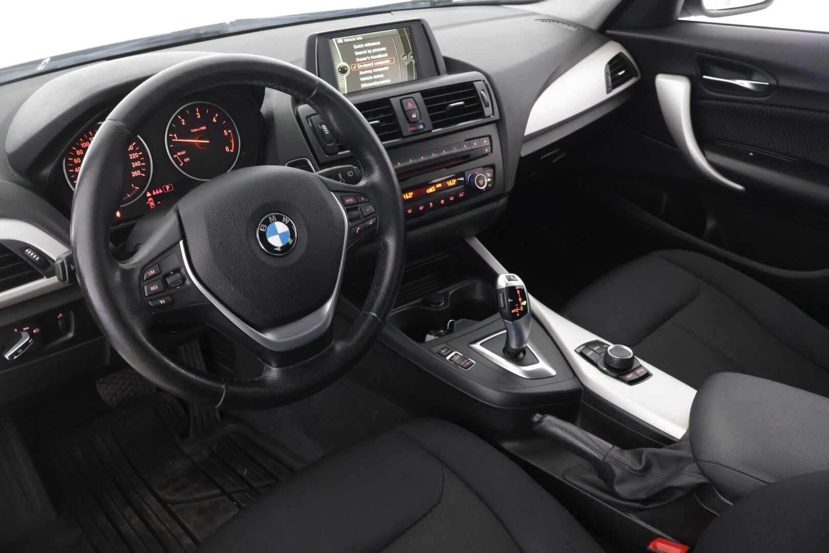 BMW 116 2014 F20 Hatchback 116d TwinPower Turbo A Business * Lohko / Vakkari / Keyless Go / Tutkat / Bluetooth * - *Suomi-auto / Kahdet renkaat vanteineen / Pienet kustannukset*
