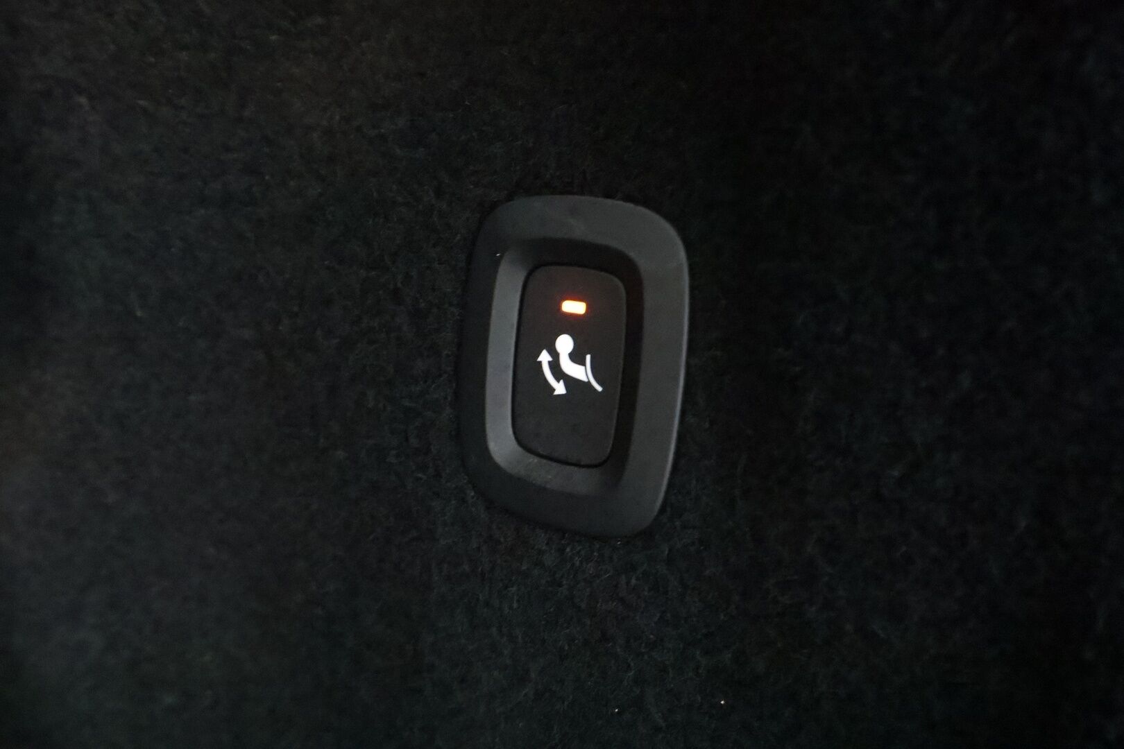 Volvo XC60 2020 T8 TwE AWD Business Inscription aut * ACC / B&W / Webasto / Full LED / Panorama / Koukku / Muistipenkki / BLIS / P.kamera * - Suomi-auto / Akku kuntotarkastettu / Kahdet renkaat aluvanteilla 