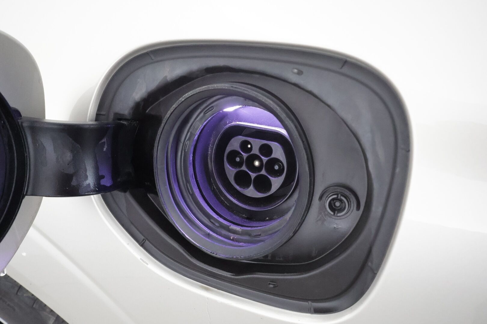 Volvo XC60 2020 T8 TwE AWD Business Inscription aut * ACC / B&W / Webasto / Full LED / Panorama / Koukku / Muistipenkki / BLIS / P.kamera * - Bowers&Wilkins / Akku kuntotarkastettu / Kahdet renkaat aluvanteilla - HULLUT AVAJAISHULINAT KORKOTARJOUS 3,29 %