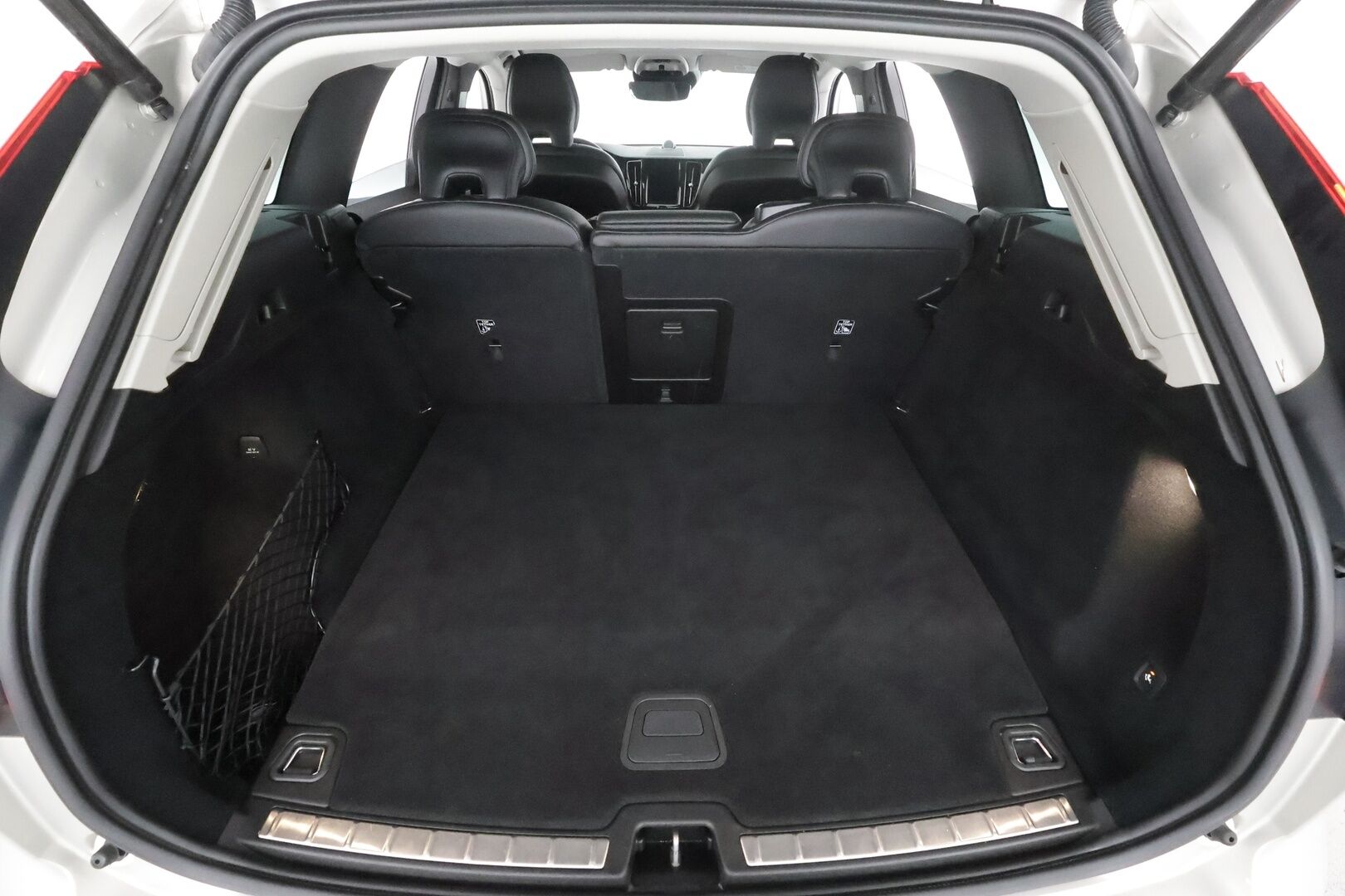 Volvo XC60 2020 T8 TwE AWD Business Inscription aut * ACC / B&W / Webasto / Full LED / Panorama / Koukku / Muistipenkki / BLIS / P.kamera * - Bowers&Wilkins / Akku kuntotarkastettu / Kahdet renkaat aluvanteilla - HULLUT AVAJAISHULINAT KORKOTARJOUS 3,29 %