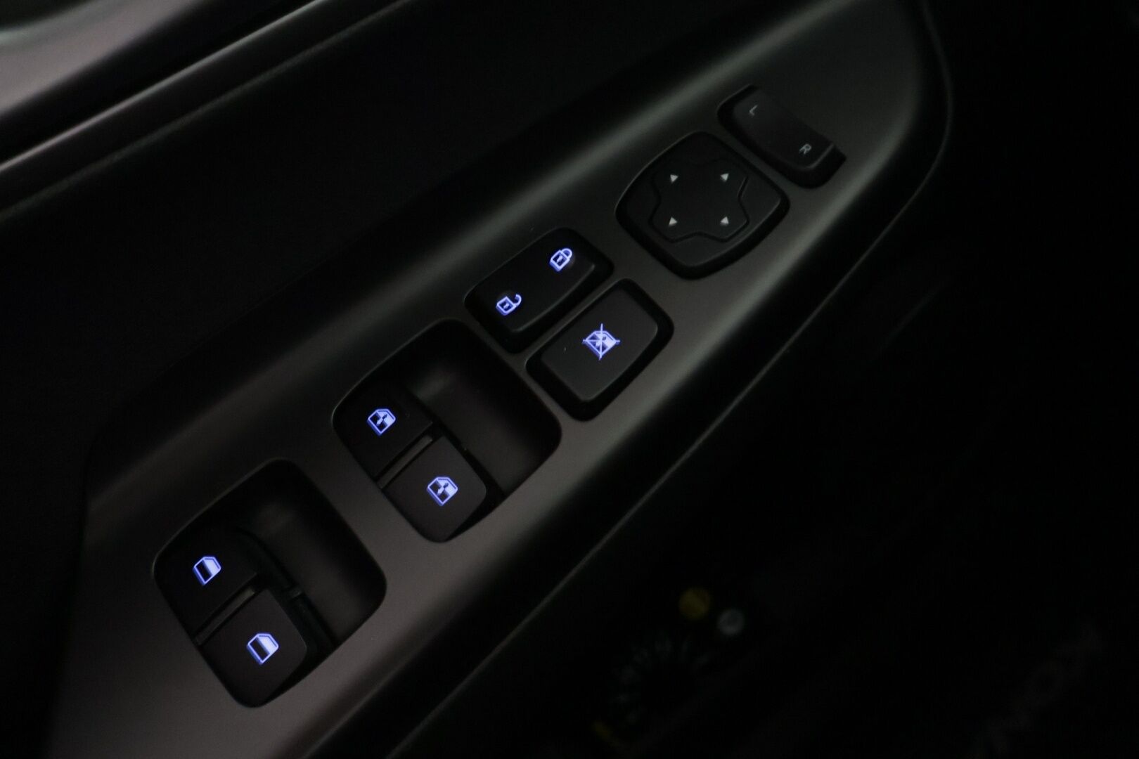 Hyundai KONA 2020 electric 39 kWh 136 hv Comfort ** Lämpöpumppu / Adapt.vakkari / P.kamera / 2x renkaat vanteilla / Carplay ** - Kaksin renkain upeassa kunnossa oleva hyvin varusteltu Suomi-auto!