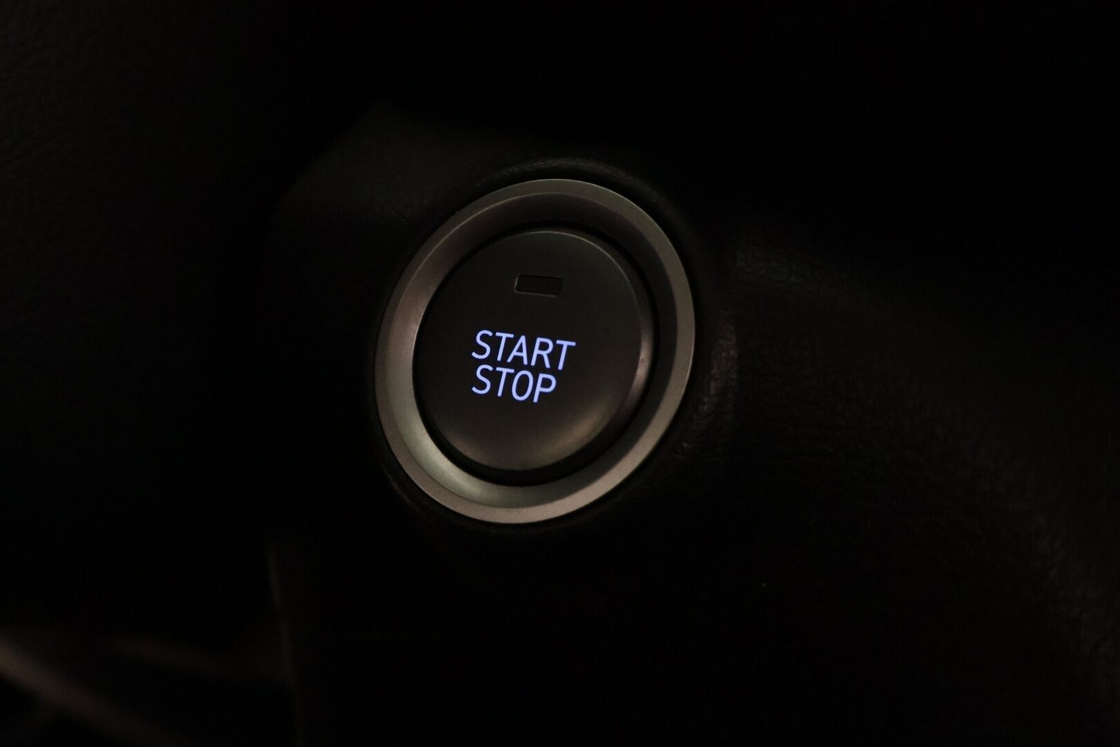 Hyundai KONA 2020 electric 39 kWh 136 hv Comfort ** Lämpöpumppu / Adapt.vakkari / P.kamera / 2x renkaat vanteilla / Carplay ** - Kaksin renkain upeassa kunnossa oleva hyvin varusteltu Suomi-auto!