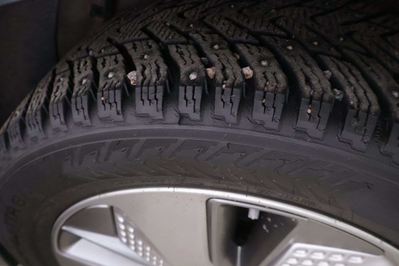 Hyundai KONA 2020 electric 39 kWh 136 hv Comfort ** Lämpöpumppu / Adapt.vakkari / P.kamera / 2x renkaat vanteilla / Carplay ** - Kaksin renkain upeassa kunnossa oleva hyvin varusteltu Suomi-auto!