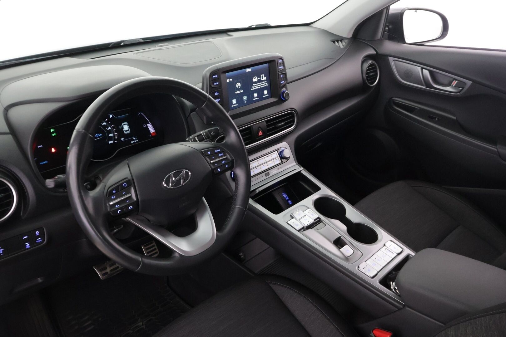 Hyundai KONA 2020 electric 39 kWh 136 hv Comfort ** Lämpöpumppu / Adapt.vakkari / P.kamera / 2x renkaat vanteilla / Carplay ** - Kaksin renkain upeassa kunnossa oleva hyvin varusteltu Suomi-auto!