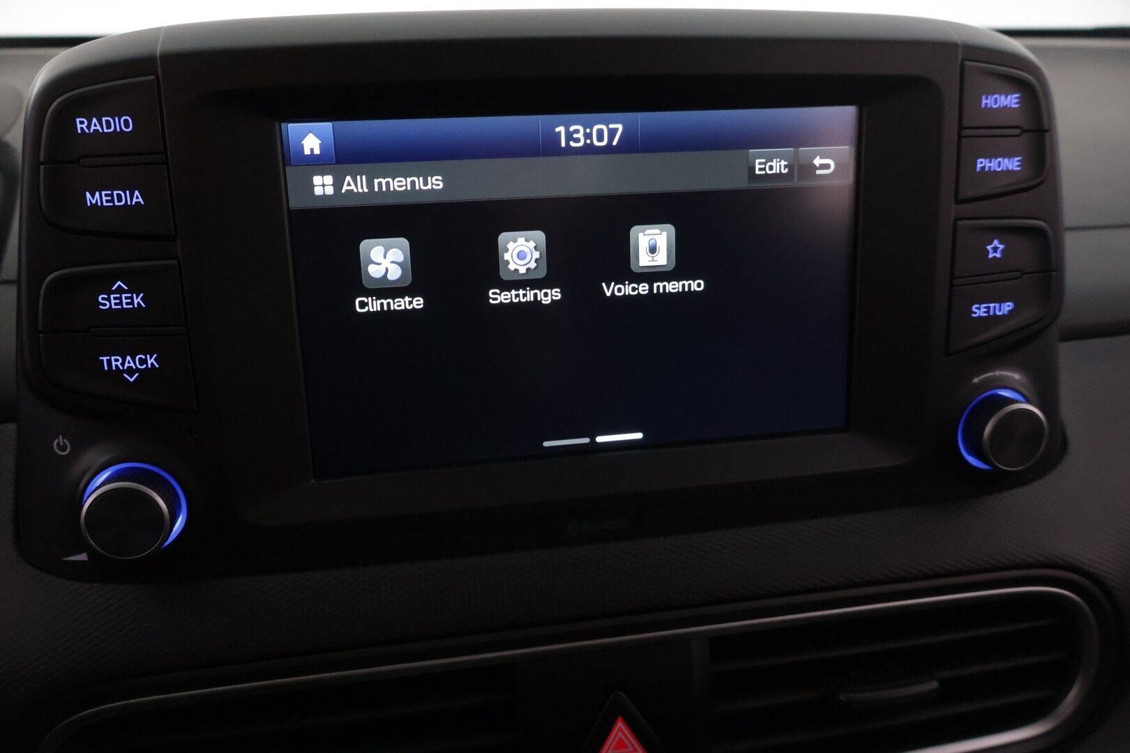 Hyundai KONA 2020 electric 39 kWh 136 hv Comfort ** Lämpöpumppu / Adapt.vakkari / P.kamera / 2x renkaat vanteilla / Carplay ** - Kaksin renkain upeassa kunnossa oleva hyvin varusteltu Suomi-auto!