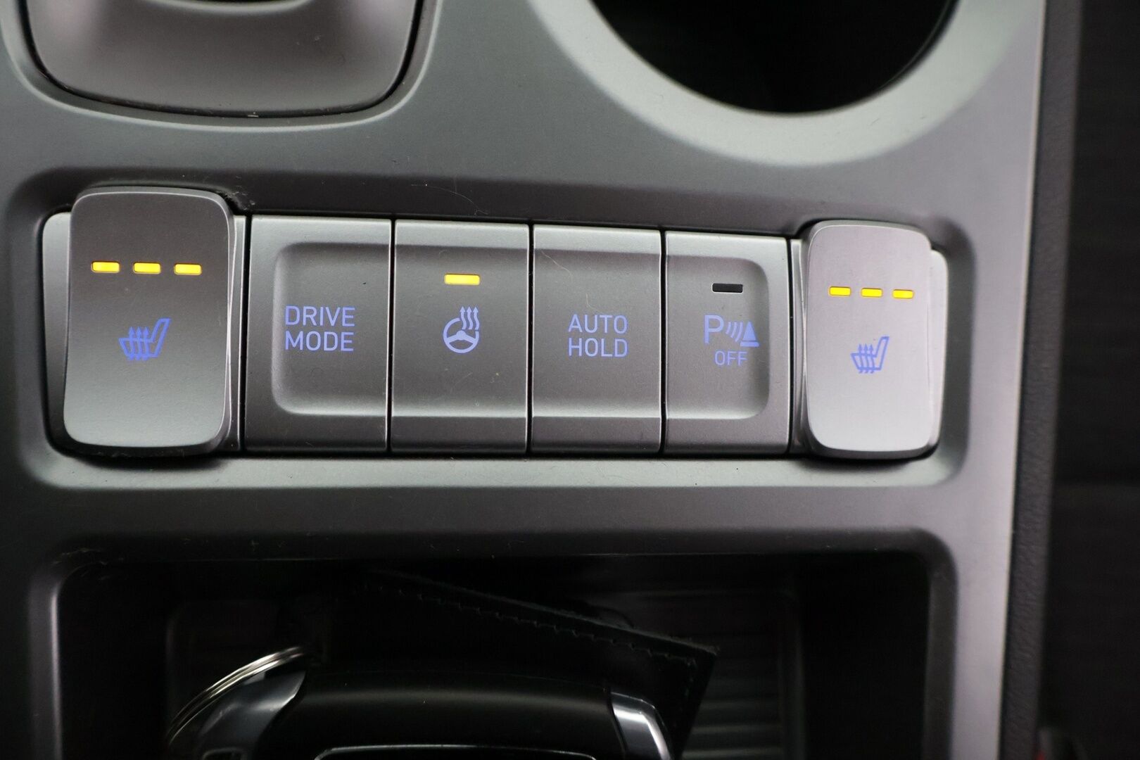 Hyundai KONA 2020 electric 39 kWh 136 hv Comfort ** Lämpöpumppu / Adapt.vakkari / P.kamera / 2x renkaat vanteilla / Carplay ** - Kaksin renkain upeassa kunnossa oleva hyvin varusteltu Suomi-auto!