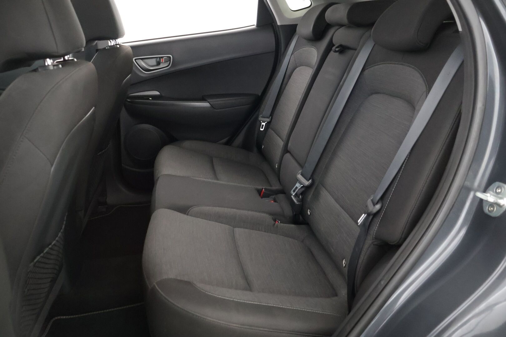 Hyundai KONA 2020 electric 39 kWh 136 hv **ACC / Peruutuskamera / Apple ja Android / Merkkiliikkeen huollot / Navi / Keyless** - Kahdet renkaat aluvanteilla / Merkkihuollettu!