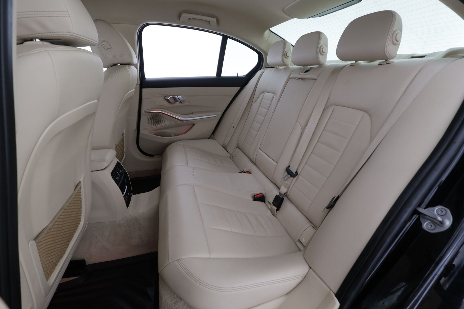 BMW 320 2020 G20 Sedan 320i A xDrive Business Luxury * Sportpenkki Muistilla / LED / P.tutkat / Navi / Kaistavahti / Comfort Access * - Suomi-auto / Kahdet renkaat 