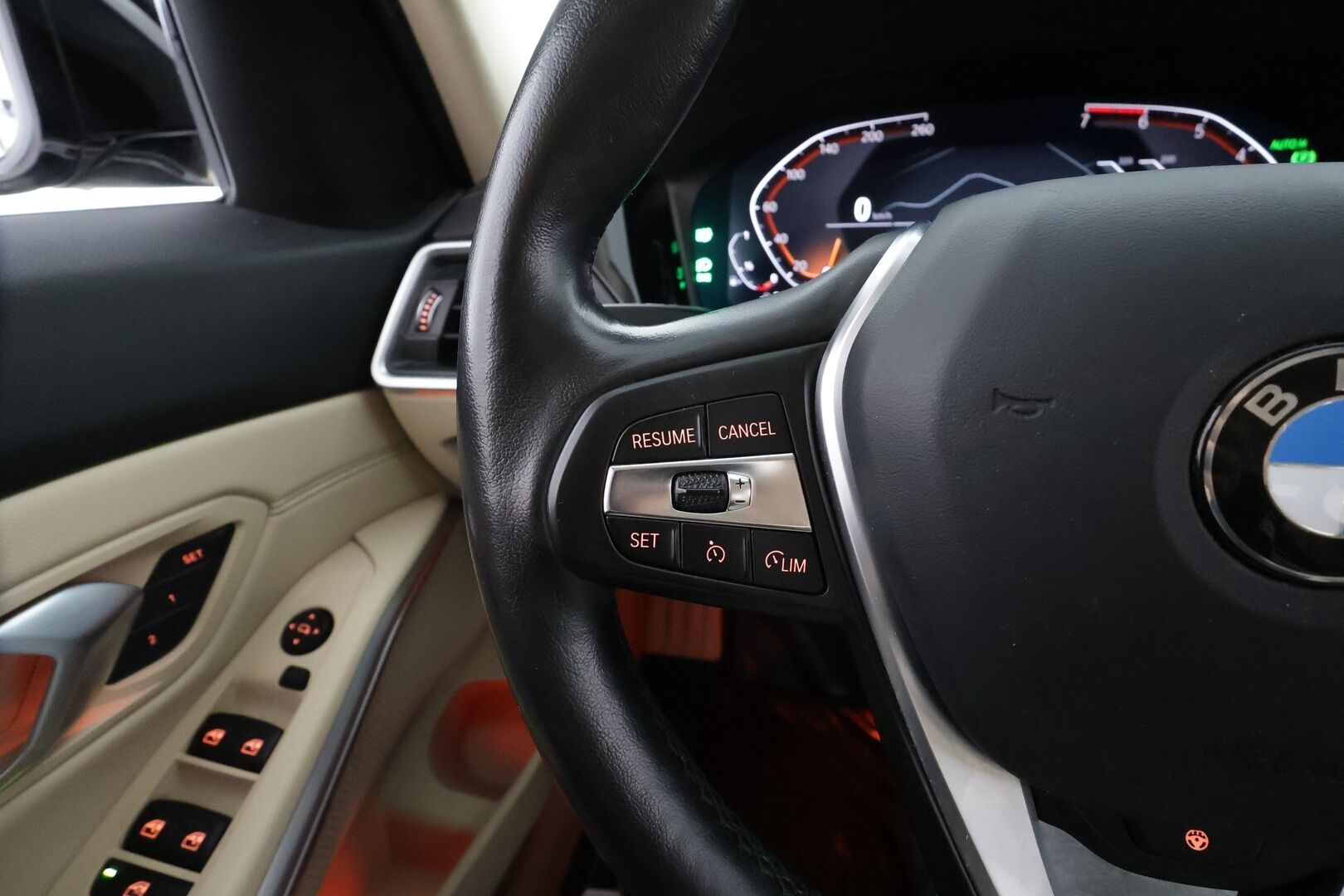 BMW 320 2020 G20 Sedan 320i A xDrive Business Luxury * Sportpenkki Muistilla / LED / P.tutkat / Navi / Kaistavahti / Comfort Access * - Suomi-auto / Kahdet renkaat 