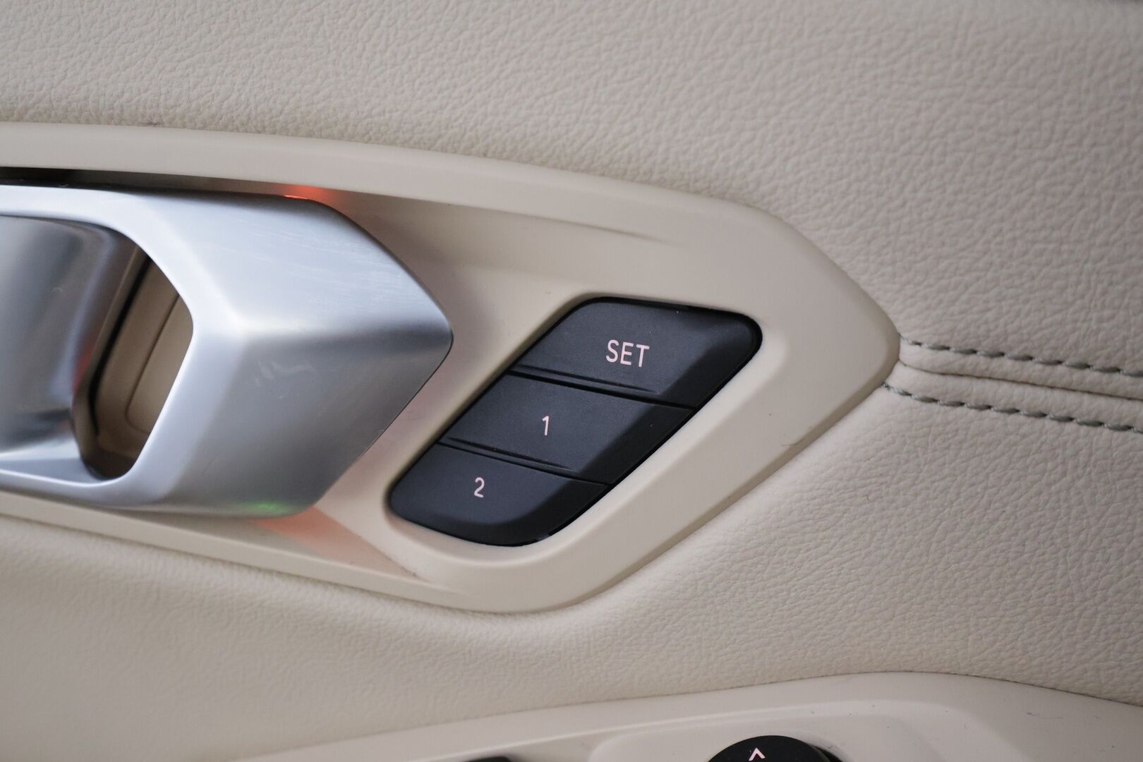 BMW 320 2020 G20 Sedan 320i A xDrive Business Luxury * Sportpenkki Muistilla / LED / P.tutkat / Navi / Kaistavahti / Comfort Access * - Suomi-auto / Kahdet renkaat 