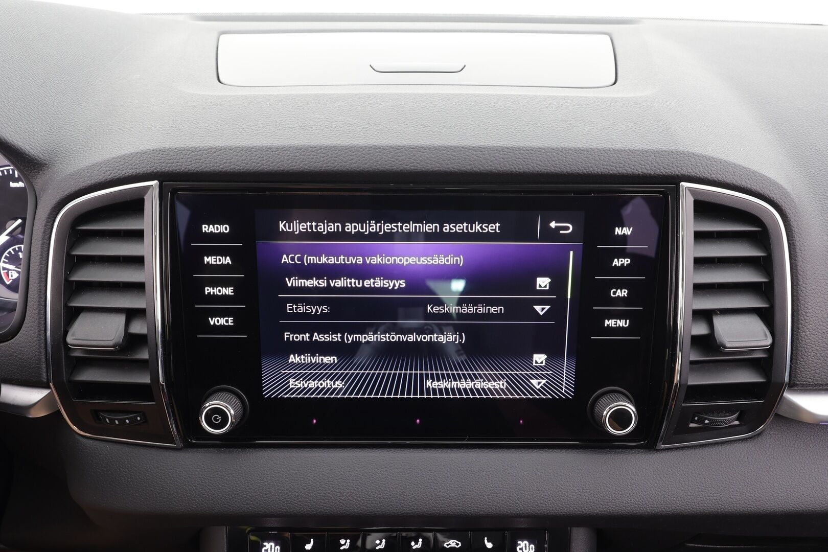 Skoda Karoq 2020 1,5 TSI Style BusinessLine DSG Autom. - | ACC | Webasto | LED | Puolinahat | Ratinlämmitys | P.kamera | Apple&Android | 1.Om Suomi-auto | Kahdet Renkaat | Merkkihuollettu |