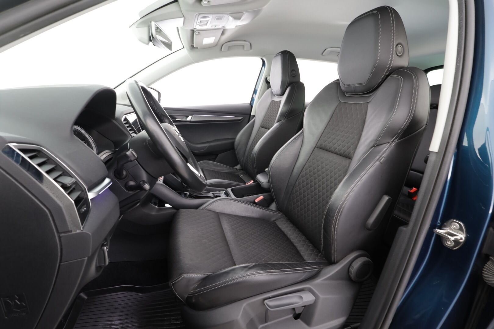 Skoda Karoq 2020 1,5 TSI Style BusinessLine DSG Autom. - | ACC | Webasto | LED | Puolinahat | Ratinlämmitys | P.kamera | Apple&Android | 1.Om Suomi-auto | Kahdet Renkaat | Merkkihuollettu |