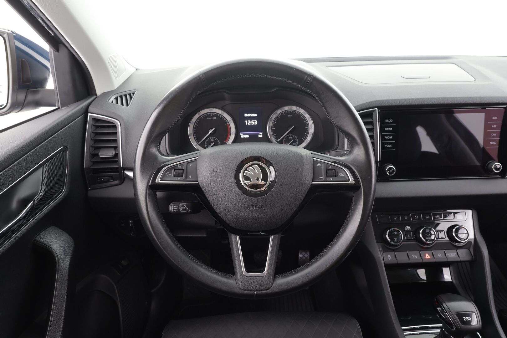 Skoda Karoq 2020 1,5 TSI Style BusinessLine DSG Autom. - | ACC | Webasto | LED | Puolinahat | Ratinlämmitys | P.kamera | Apple&Android | 1.Om Suomi-auto | Kahdet Renkaat | Merkkihuollettu |