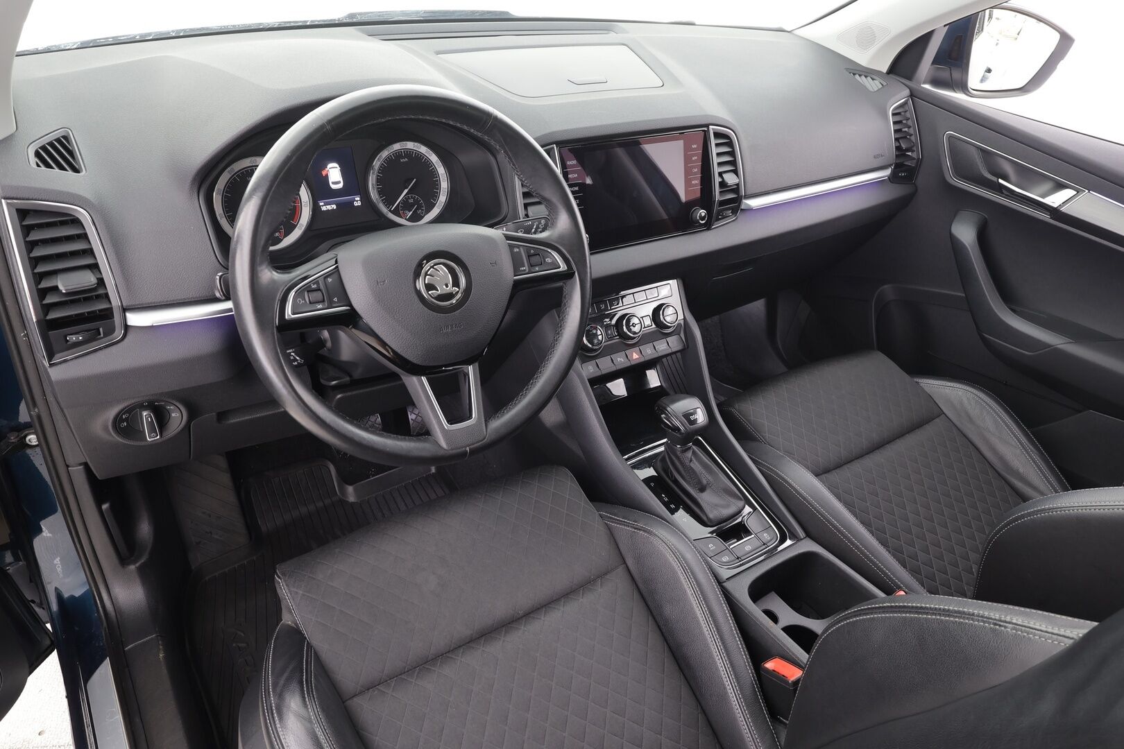 Skoda Karoq 2020 1,5 TSI Style BusinessLine DSG Autom. - | ACC | Webasto | LED | Puolinahat | Ratinlämmitys | P.kamera | Apple&Android | 1.Om Suomi-auto | Kahdet Renkaat | Merkkihuollettu |