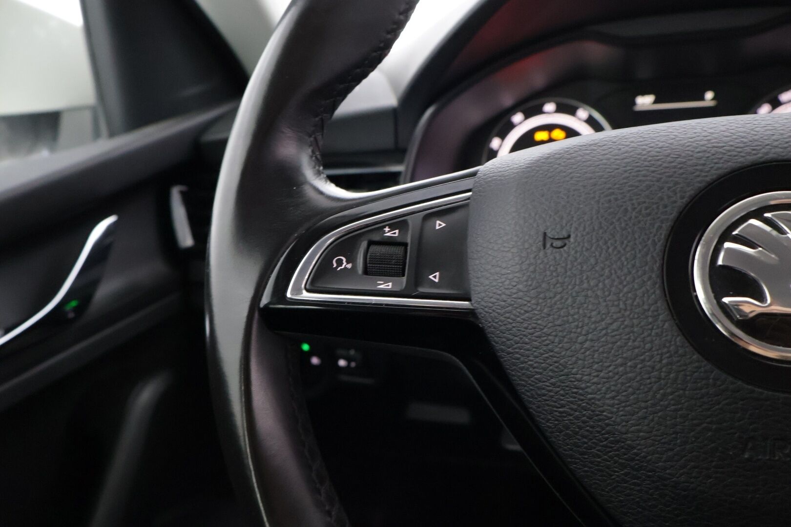 Skoda Scala 2020 1,5 TSI Ambition DSG Autom. - | Urheiluistuimet | Suomi-auto | 1-omisteinen | Vakionopeudensäädin | Tutka | LED |