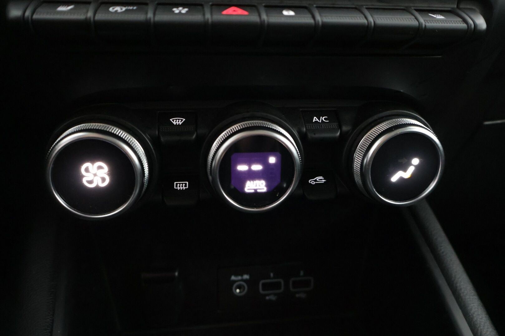 Renault Captur 2020 TCe 130 EDC7-aut Intens * Adapt.vakkari / Lohkolämmitin / Ratinlämmitin / P-kamera / Keyless Go * - * Suomi-auto / Kahdet renkaat aluvantein! *
