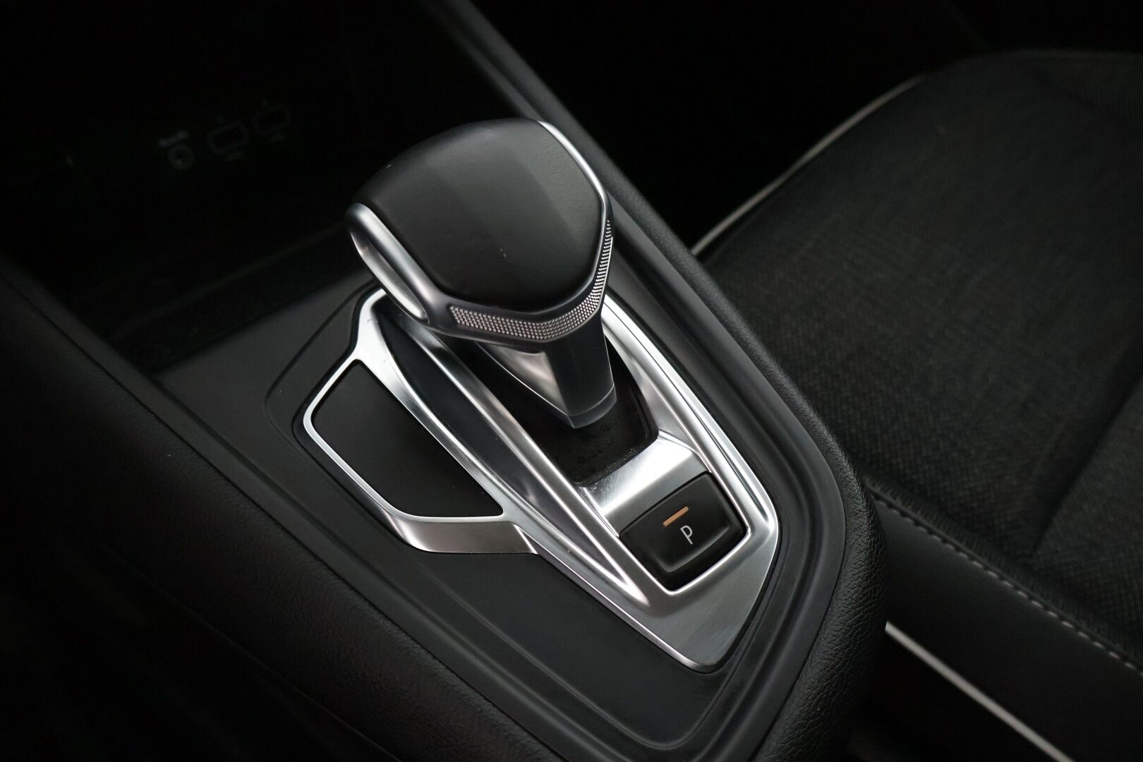 Renault Captur 2020 TCe 130 EDC7-aut Intens * Adapt.vakkari / Lohkolämmitin / Ratinlämmitin / P-kamera / Keyless Go * - * Suomi-auto / Kahdet renkaat aluvantein! *