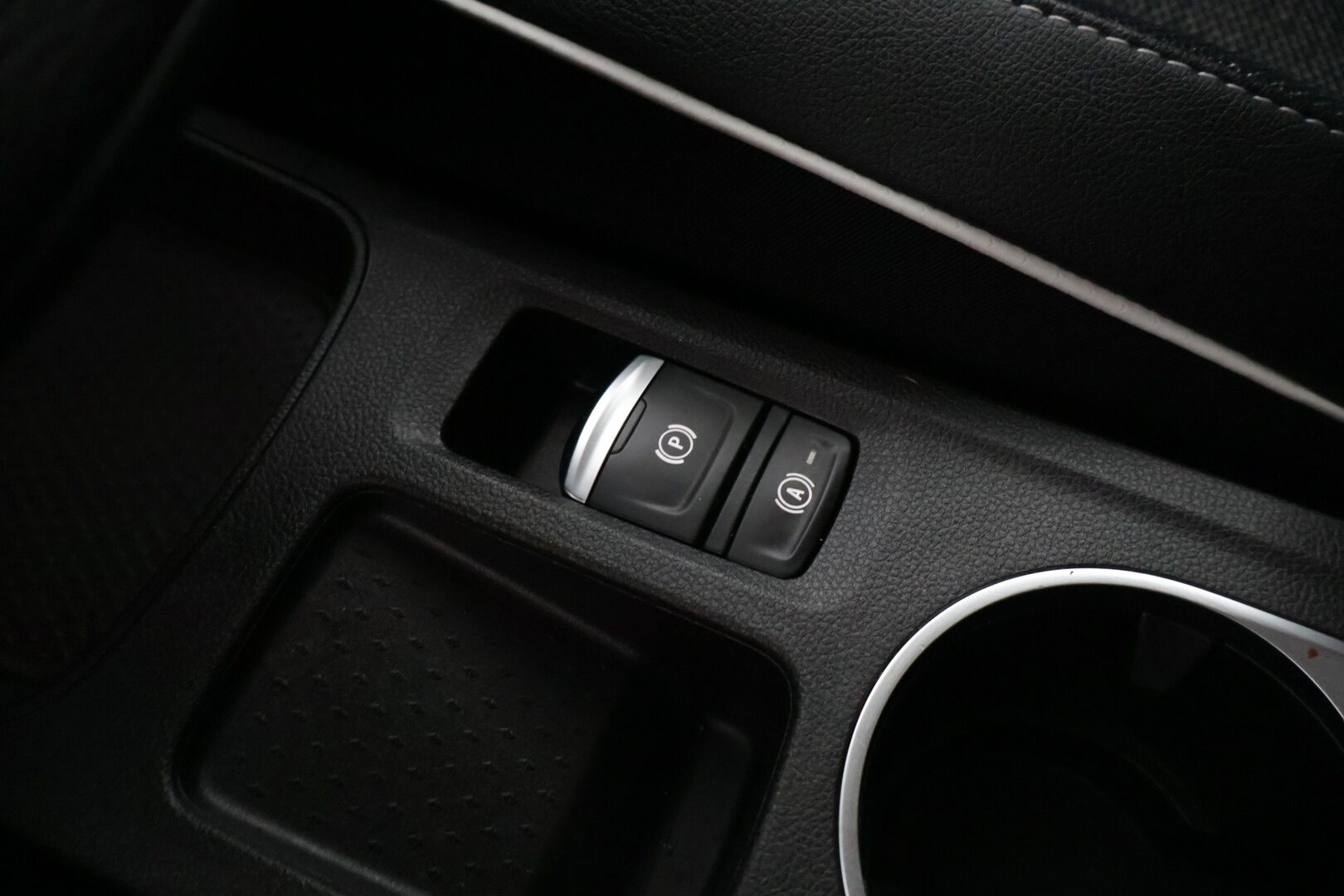 Renault Captur 2020 TCe 130 EDC7-aut Intens * Adapt.vakkari / Lohkolämmitin / Ratinlämmitin / P-kamera / Keyless Go * - * Suomi-auto / Kahdet renkaat aluvantein! *