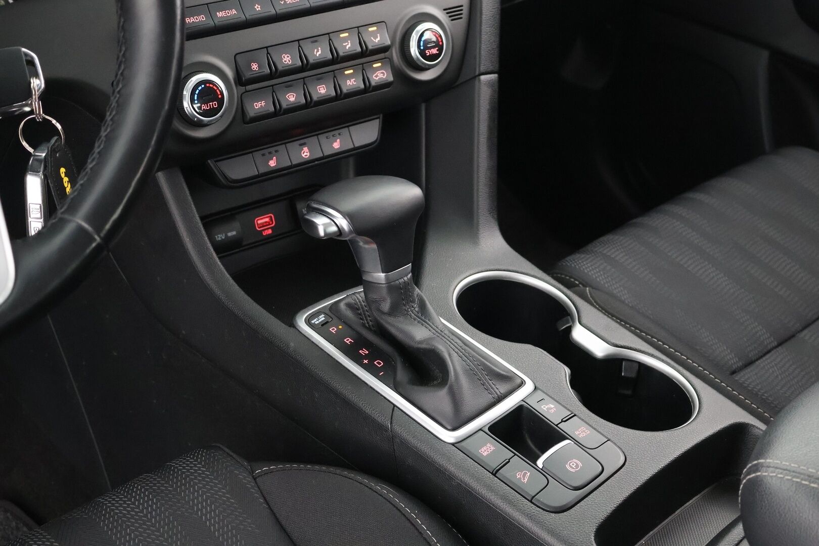 Kia Sportage 2021 SPORTAGE Monikäyttöajoneuvo (AF) 5ov 1591cm3 A - Suomi-auto | Vakkari | LED | P-kamera | Huoltokirja | 2x renkaat