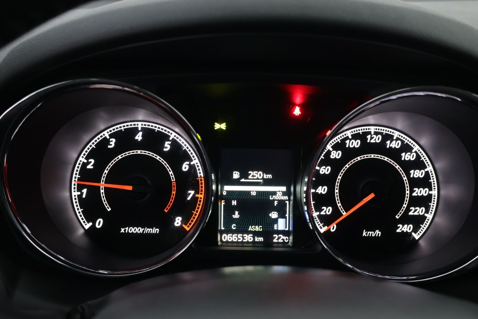 Mitsubishi ASX 2020 2,0 MIVEC Invite MT 2WD - WEBASTO | Suomiauto | Vakkari | Peruutustutka | Bluetooth | 2x Hyvät renkaat alkuperäisvantein!