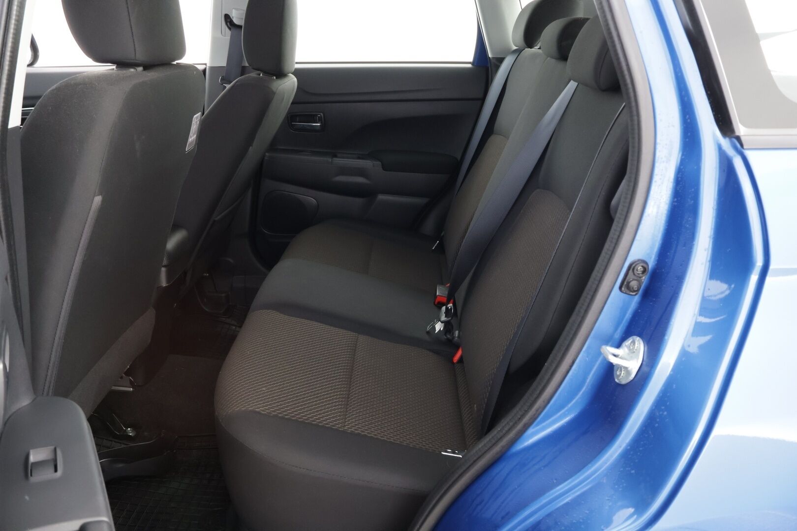 Mitsubishi ASX 2020 2,0 MIVEC Invite MT 2WD - WEBASTO | Suomiauto | Vakkari | Peruutustutka | Bluetooth | 2x Hyvät renkaat alkuperäisvantein!