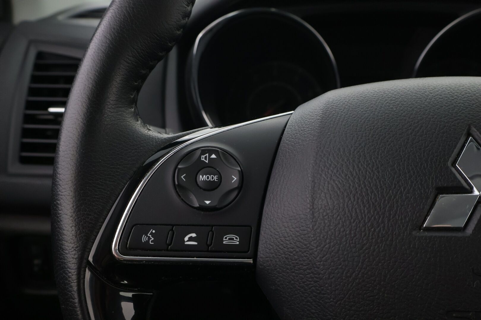 Mitsubishi ASX 2020 2,0 MIVEC Invite MT 2WD - WEBASTO | Suomiauto | Vakkari | Peruutustutka | Bluetooth | 2x Hyvät renkaat alkuperäisvantein!