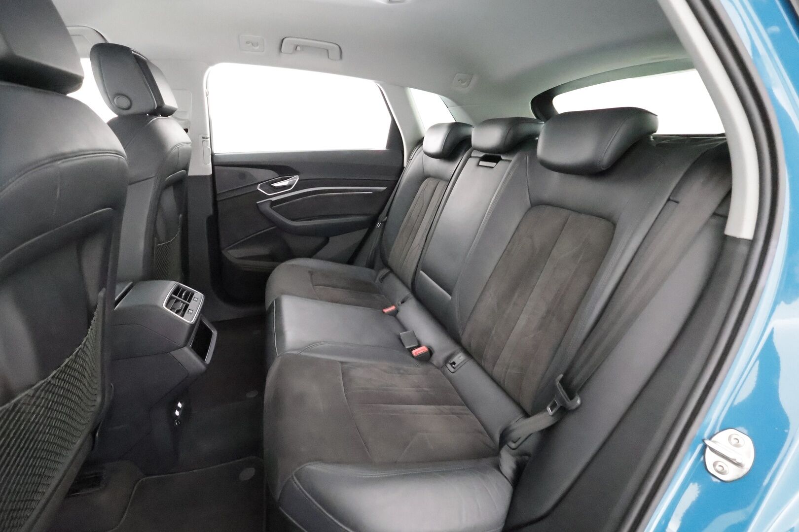Audi e-tron 2020 Advanced Edition 55 quattro - | ACC | 360° | Sporttipenkit | Matrix-LED | Nahka-alcantara | Lane Assist | Digimittaristo | Sähk. takaluukku | Navi | Merkkihuollot | 2x renkaat aluin | 