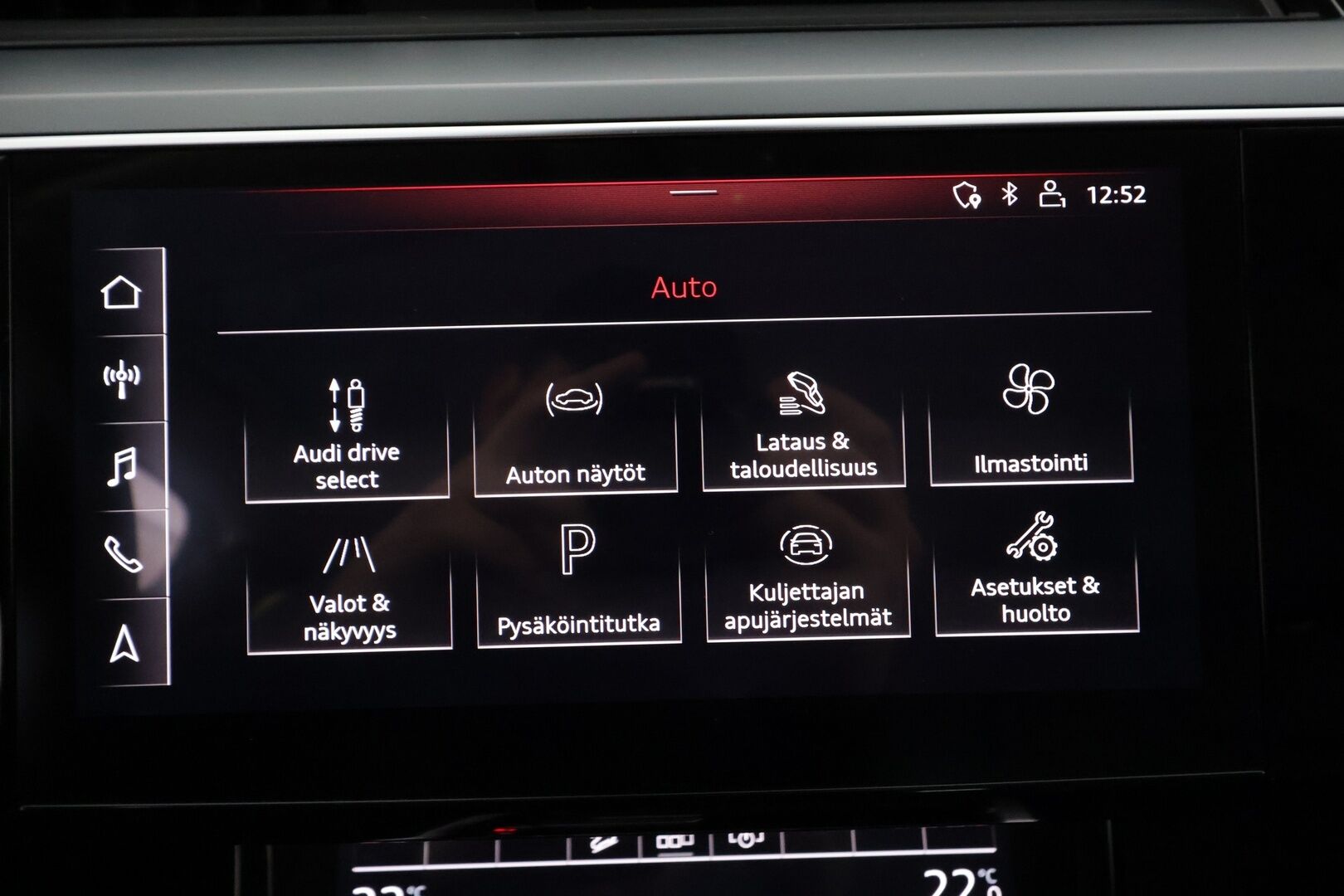 Audi e-tron 2020 Advanced Edition 55 quattro - | ACC | 360° | Sporttipenkit | Matrix-LED | Nahka-alcantara | Lane Assist | Digimittaristo | Sähk. takaluukku | Navi | Merkkihuollot | 2x renkaat aluin | 