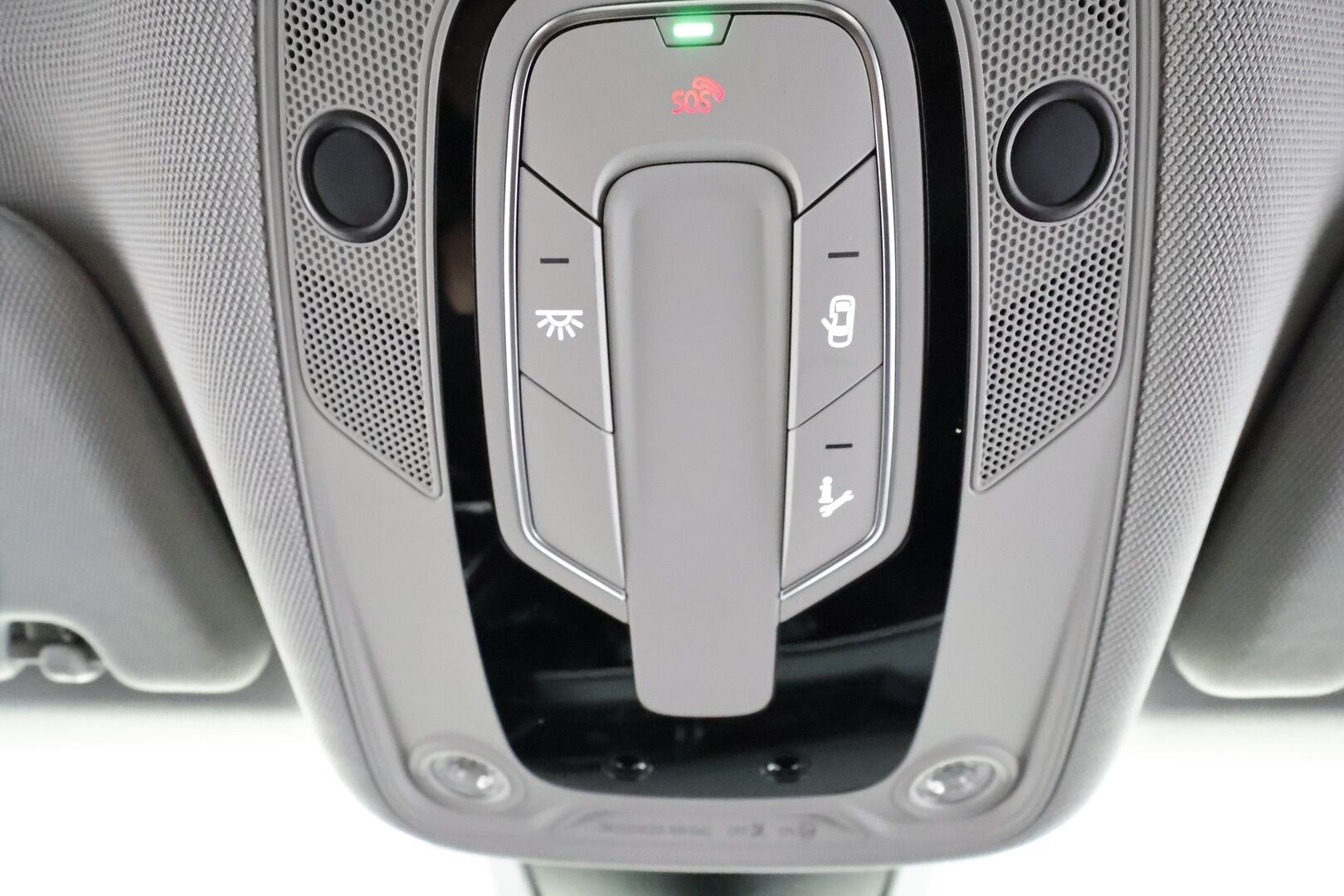 Audi e-tron 2020 Advanced Edition 55 quattro - | ACC | 360° | Sporttipenkit | Matrix-LED | Nahka-alcantara | Lane Assist | Digimittaristo | Sähk. takaluukku | Navi | Merkkihuollot | 2x renkaat aluin | 