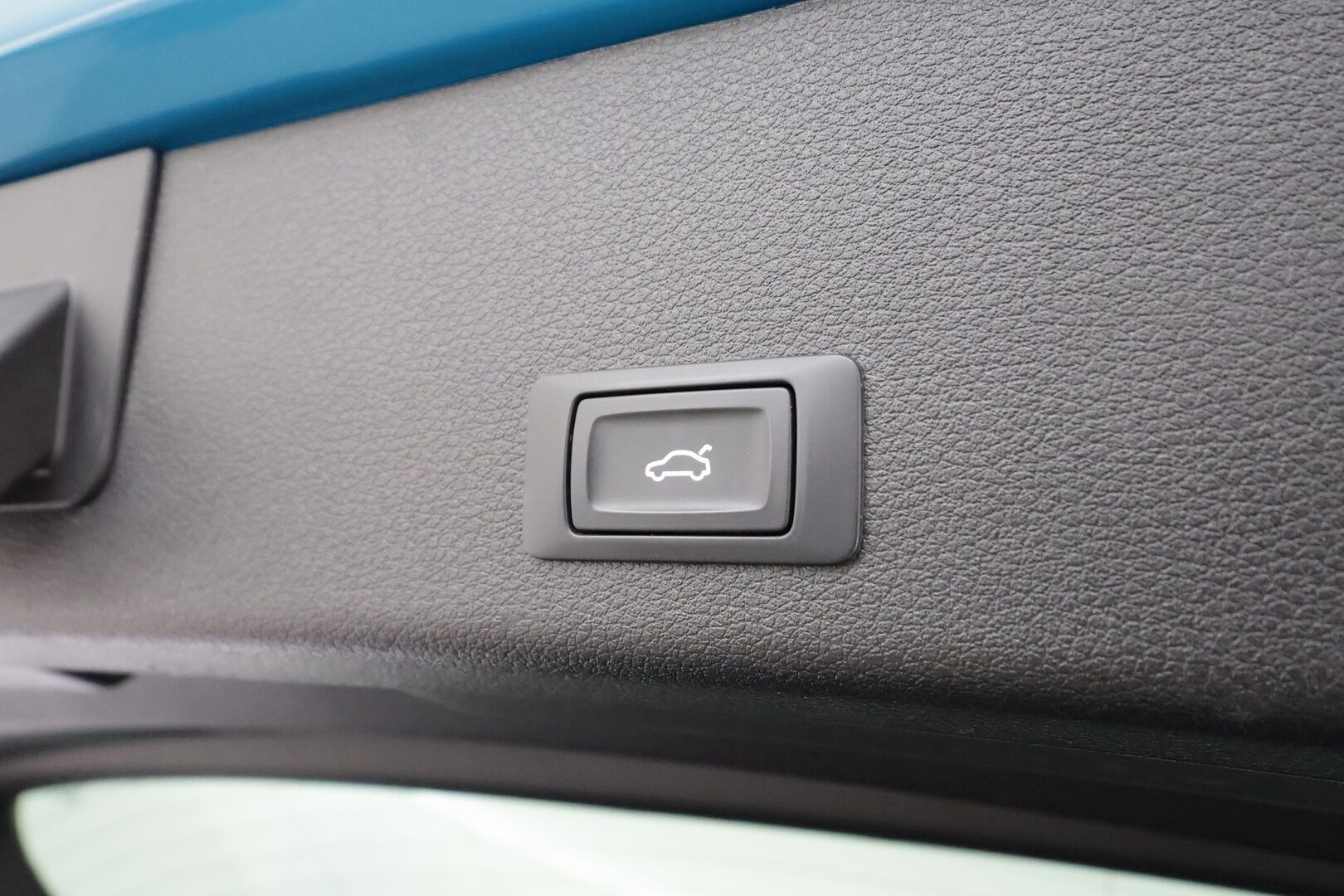 Audi e-tron 2020 Advanced Edition 55 quattro - | ACC | 360° | Sporttipenkit | Matrix-LED | Nahka-alcantara | Lane Assist | Digimittaristo | Sähk. takaluukku | Navi | Merkkihuollot | 2x renkaat aluin | 