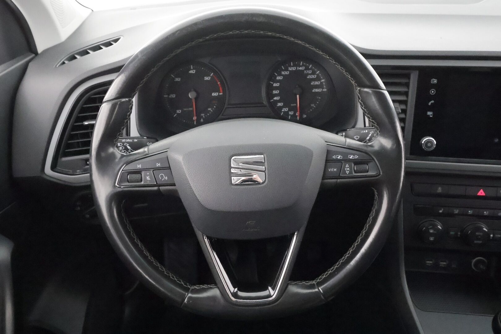 Seat Ateca 2020 1,6 TDI 115 Reference * Koukku / LED-lisävalo / P.Tutka / Lohkolämmitin / Vakkari / Bluetooth * - Suomi-auto / Kahdet renkaat aluvanteilla