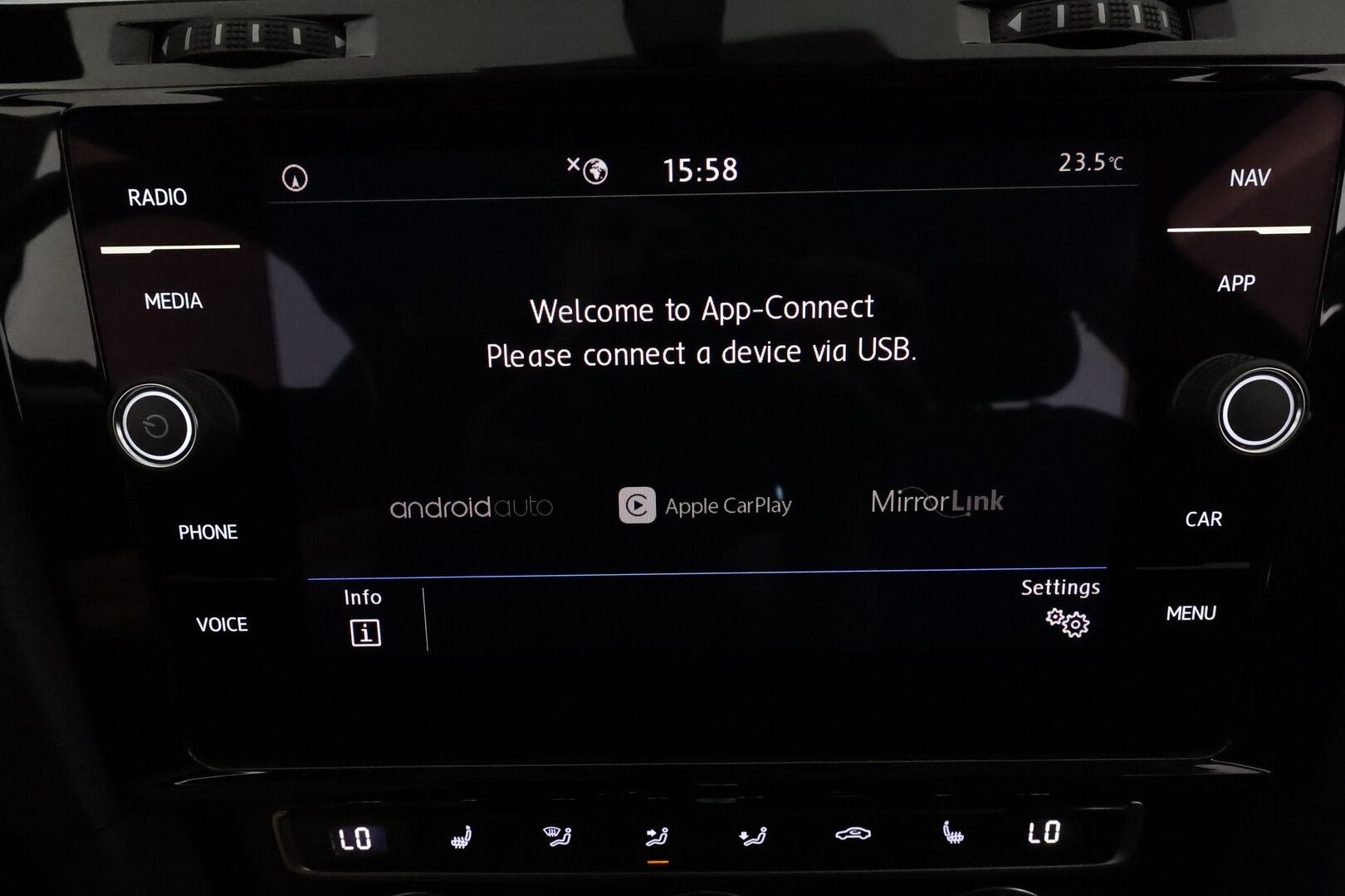 Volkswagen Golf 2020 ariant Highline 2,0 TDI SCR 110 kW DSG ** Webasto / Adapt.vakkari / P.kamera / Navi / Digimittaristo / KeylessGo** - 1.om Suomi-auto / Lämmitettävä tuulilasi