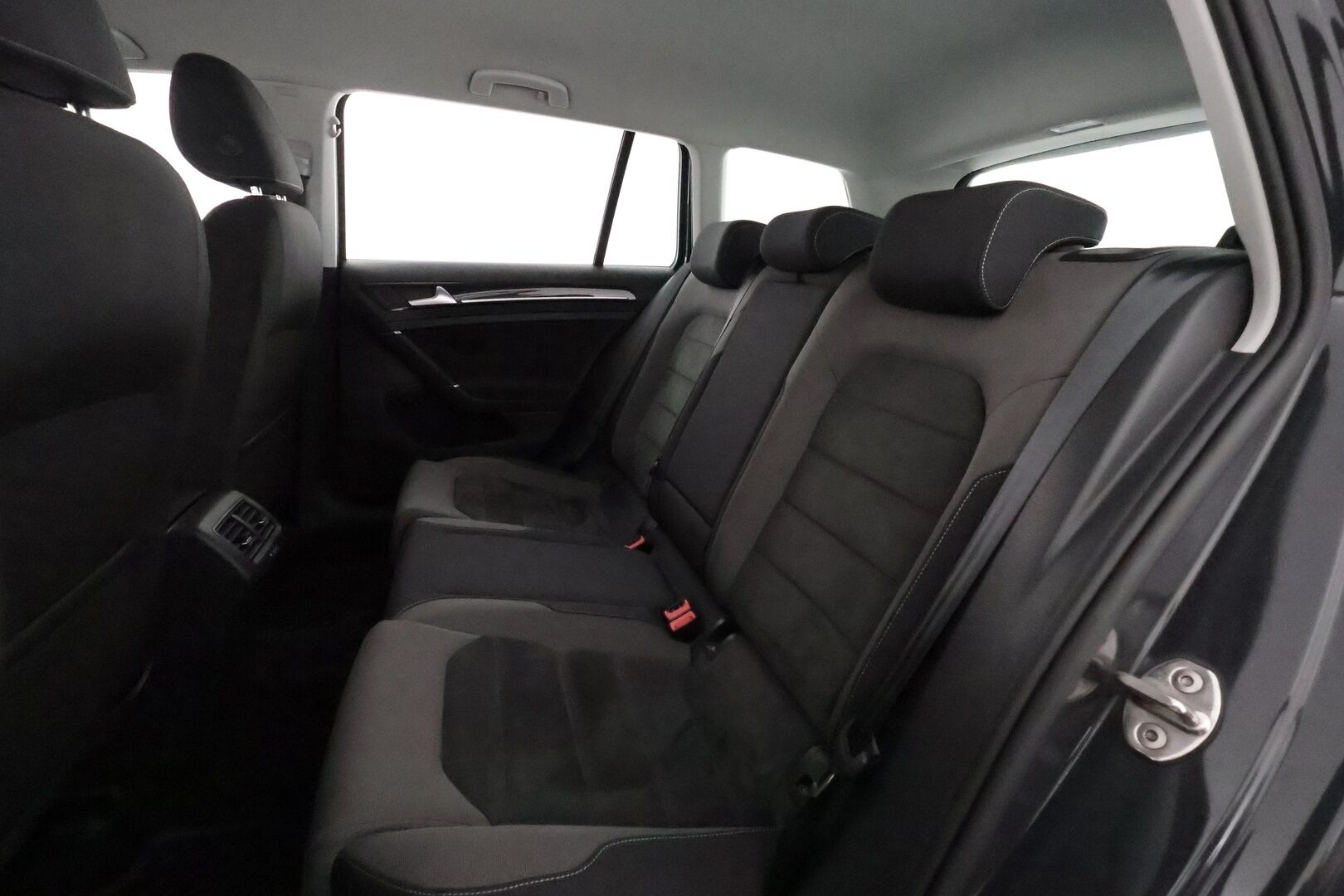 Volkswagen Golf 2020 ariant Highline 2,0 TDI SCR 110 kW DSG ** Webasto / Adapt.vakkari / P.kamera / Navi / Digimittaristo / KeylessGo** - 1.om Suomi-auto / Lämmitettävä tuulilasi