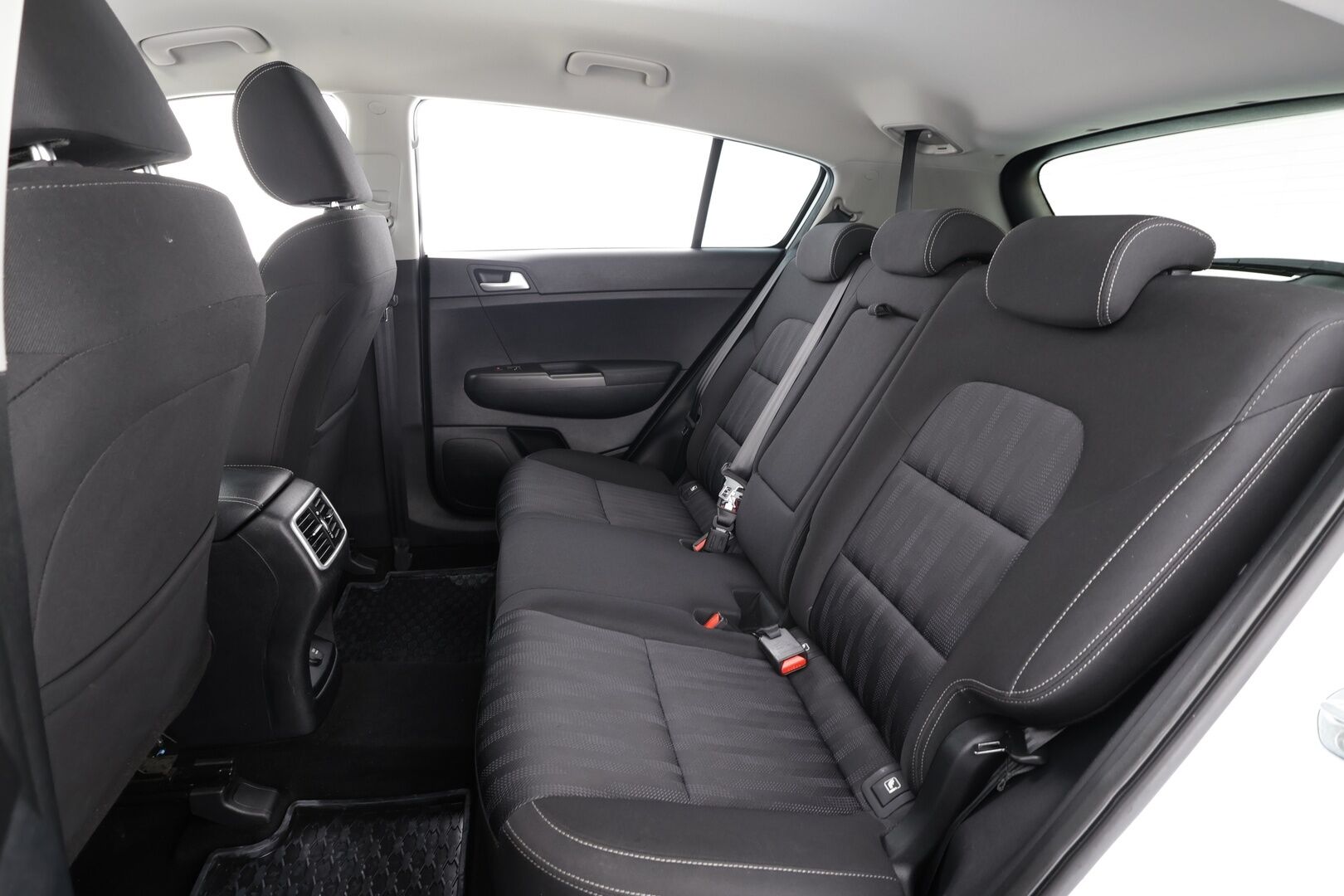 Kia Sportage 2020 1,6 T-GDI ISG Urban Active DCT A/T EcoDynamics * Sisätilanlämmitin / P.Kamera / Appple&Android / LED-lisävalo * - Suomi-auto / Kahdet renkaat aluvanteilla