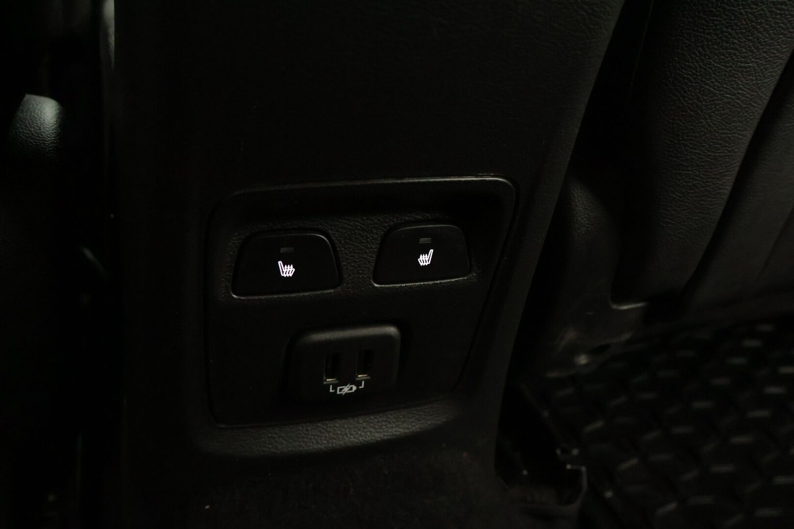 Opel Astra 2020 Sports Tourer Executive 145 Turbo A **Matrix-LED / Navi / Keyless / Ilmastoidut sporttipenkit** - **Suomi-auto / Lämpöratti / 2x Renkaat ja vanteet!** - HULLU BLACKWEEK KORKOTARJOUS 2,49%