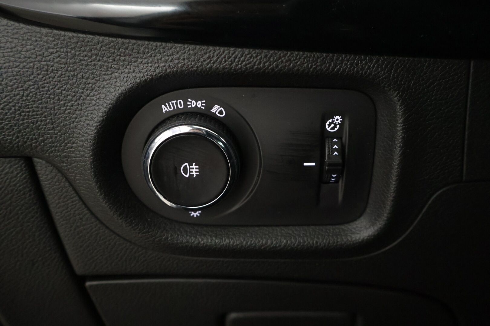 Opel Astra 2020 Sports Tourer Executive 145 Turbo A **Matrix-LED / Navi / Keyless / Ilmastoidut sporttipenkit** - **Suomi-auto / Lämpöratti / 2x Renkaat ja vanteet!** - HULLU BLACKWEEK KORKOTARJOUS 2,49%